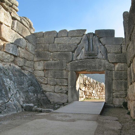 From the Lion Gate at Mycenae to Lake Thun – far-flung trade routes emerged during the Bronze Age.