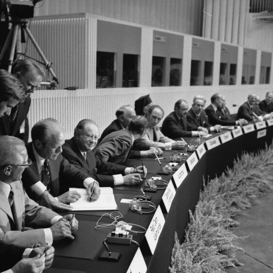 Historischer Unterschriften-Marathon: Am 1. August 1975 wurde die Schlussakte der Konferenz über Sicherheit und Zusammenarbeit in Europa (KSZE) unterschrieben.