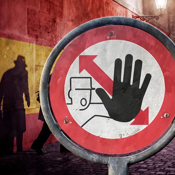 À partir de 1936, la Police fédérale des étrangers suisse considéra les réfugiés comme des personnes en transit. De nombreux antifascistes qui souhaitaient initialement se réfugier en Suisse partirent donc en Espagne pour y combattre les troupes franquistes. Illustration de Marco Heer.